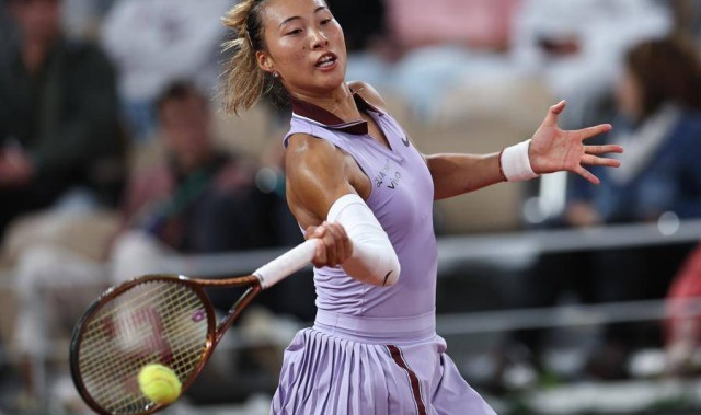 法网第4比赛日看点：郑钦文早场冲32强，大满贯冠军对决上演