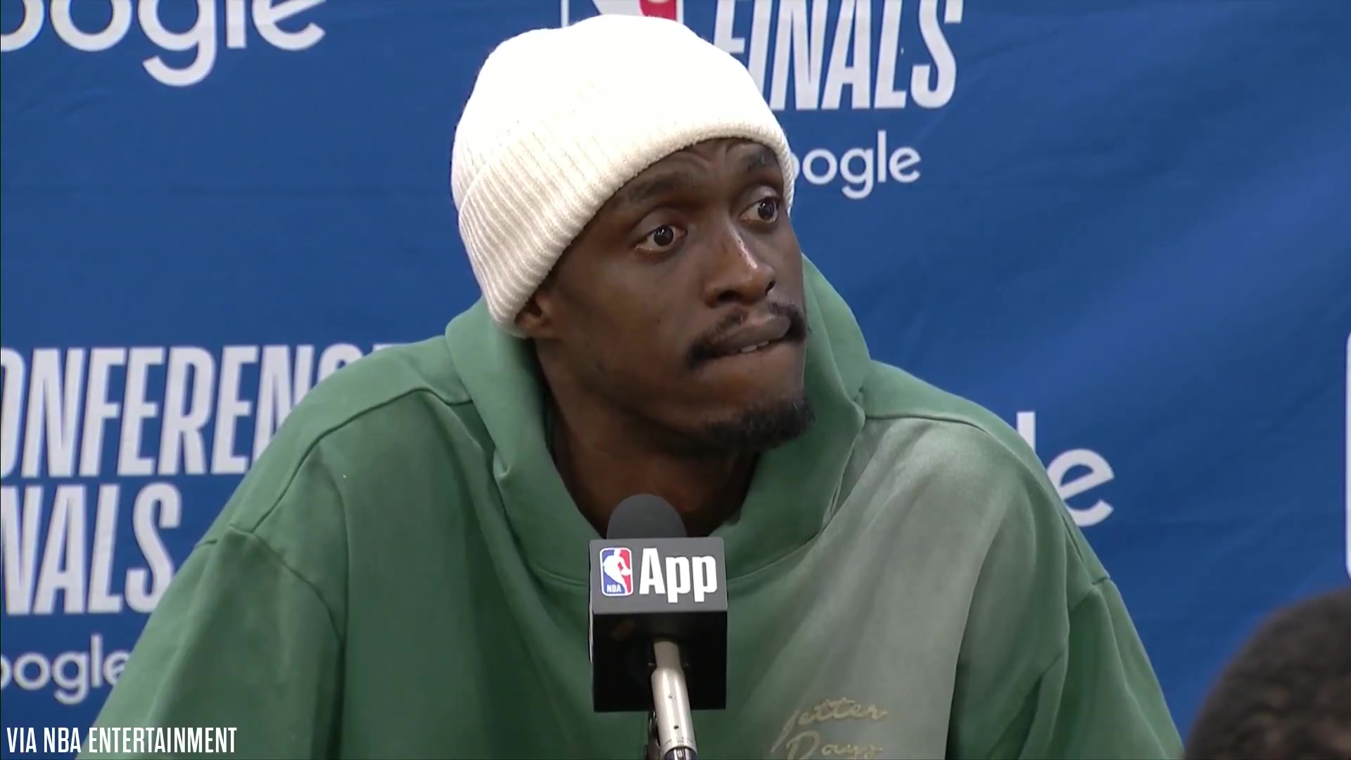 记者：为何不如尼克斯努力？西卡素质三连：你没事吧 你谁啊你？